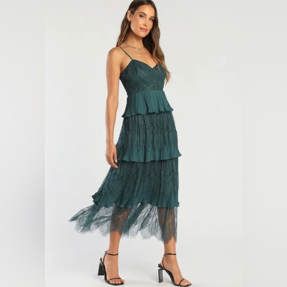 Lulus Dresses & Skirts - LuLu’s Emerald Green Tier for the Romance Lace Midi Dress Small